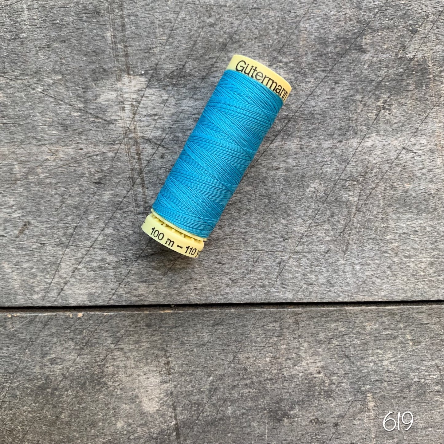 Gütermann sew-all thread - #619 parakeet