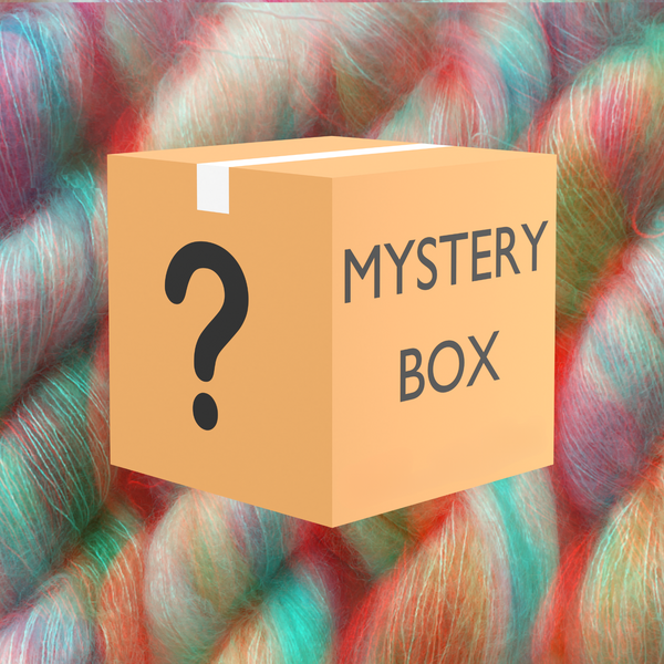 mystery yarn box – Lichen and Lace