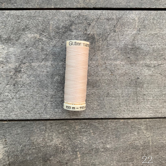 Gütermann sew-all thread - #22 eggshell